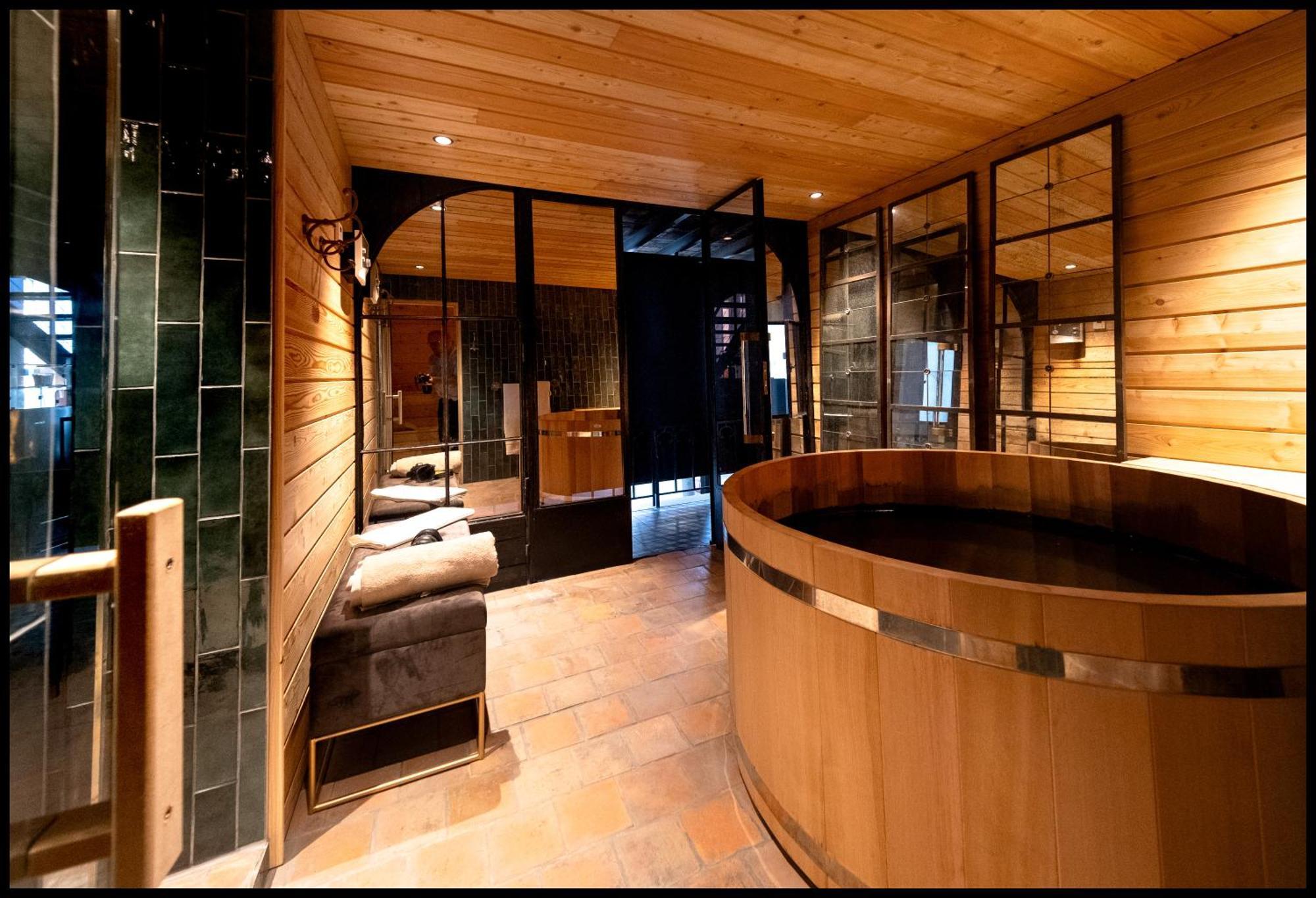La Chapelle Du Carmel - Centre Ville - 340 M2 - Spa - Cinema - Parking - Reims Exteriör bild
